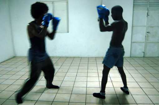 photo: fight planche: moun-la